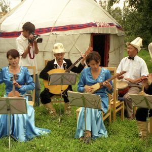 Kyrgyz_Musicians_in_Karakol